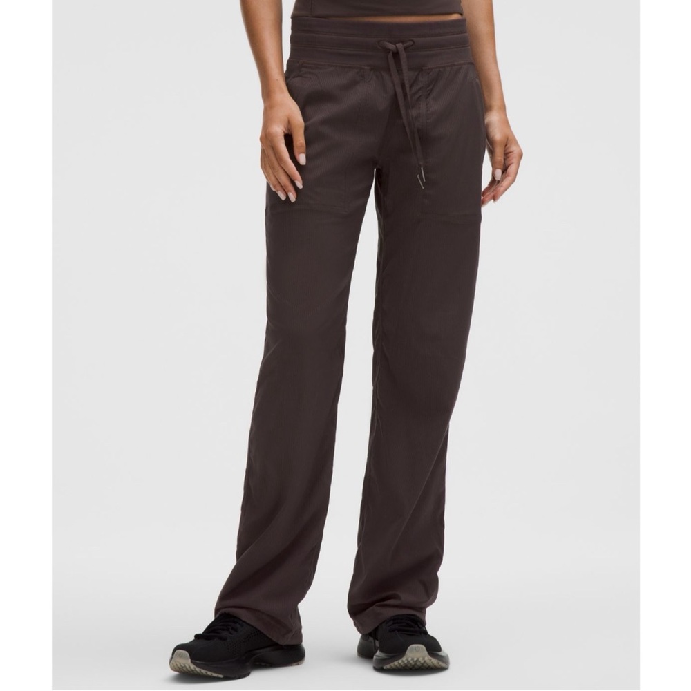 Lululemon Dance Studio Mid-Rise Pant Short in Sequoia, Size 2